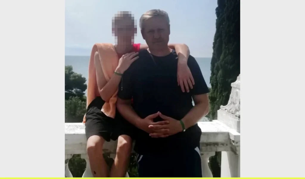 Кадет из&nbsp;Донецкой области с&nbsp;полковником СК во&nbsp;время поездки учеников в&nbsp;Крым