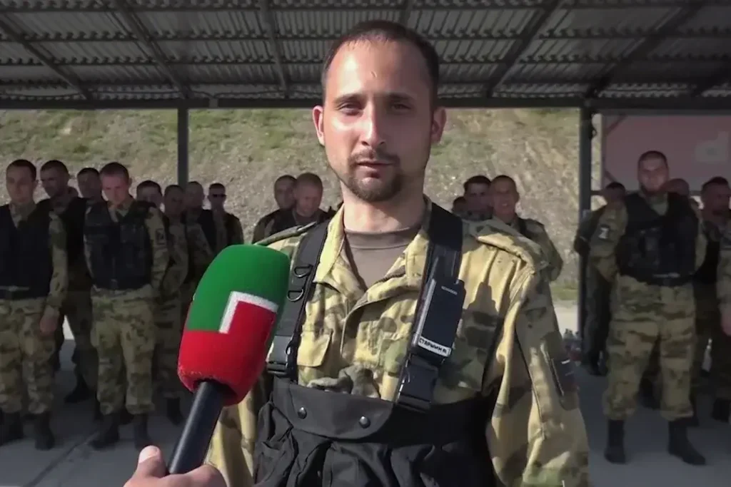 Никита Митченко как доброволец проходит подготовку в&nbsp;Российском университете спецназа в&nbsp;Гудермесе в&nbsp;апреле 2022&nbsp;года. Источник: скриншот видео из&nbsp;ТГ-канала Рамзана Кадырова.