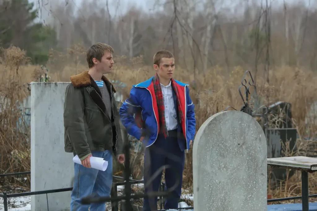 Иван Янковский в&nbsp;роли Вовы Адидаса (слева) и&nbsp;Рузиль Минекаев в&nbsp;роли 14-летнего Марата во&nbsp;время съемок сериала. Источник: пресс-служба Wink.