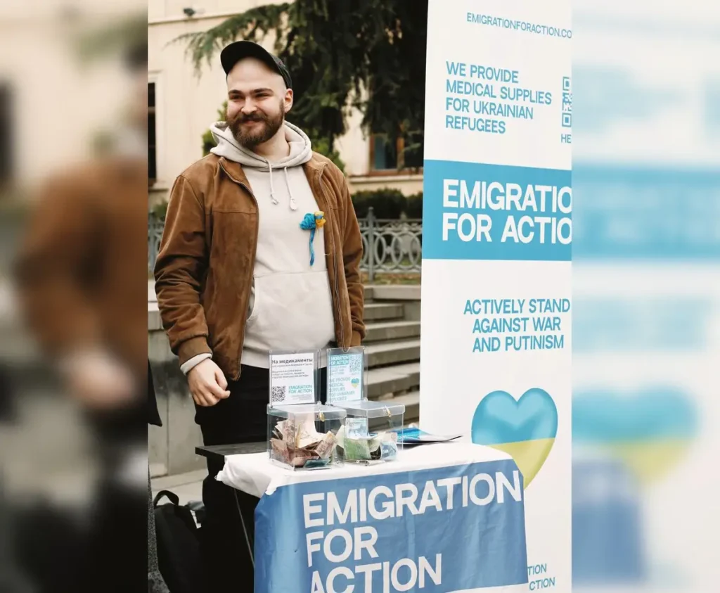 Волонтер фонда Emigration for Action во&nbsp;время благотворительной акции в&nbsp;Тбилиси. Фото: архив фонда Emigration for Action.