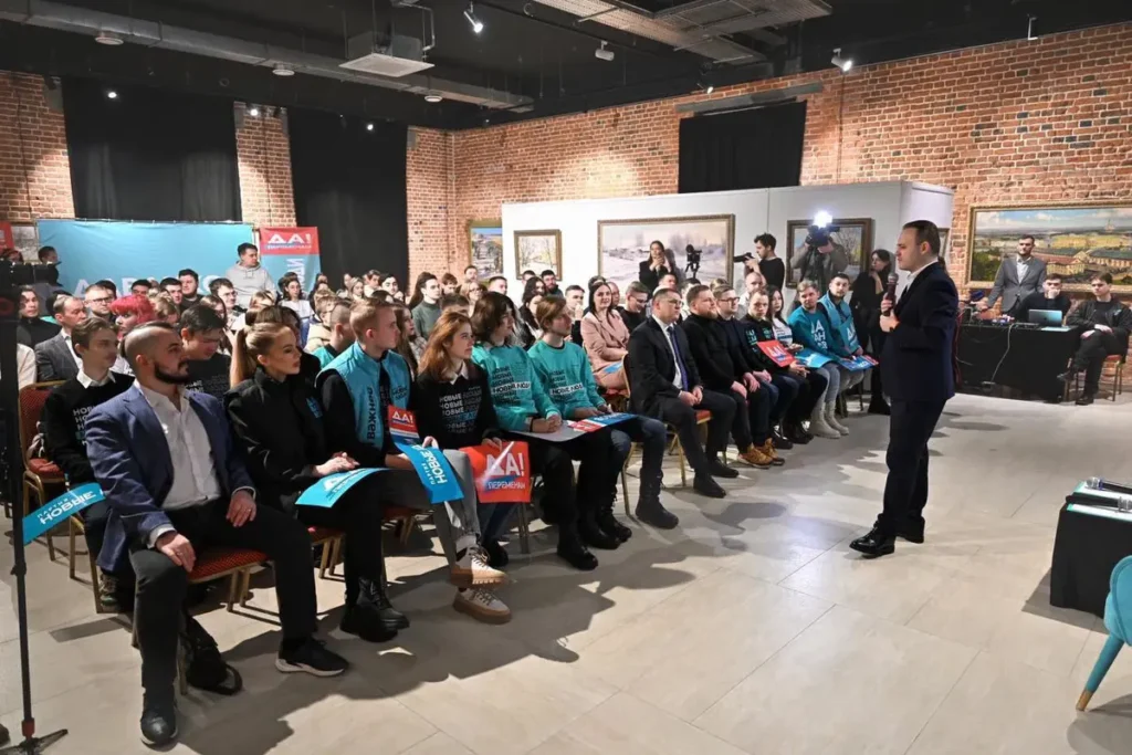 Владислав Даванков выступает во&nbsp;время своей предвыборной кампании в&nbsp;Екатеринбурге. Фото: telegram-канал «Даванков//Кандидат в&nbsp;президенты РФ».