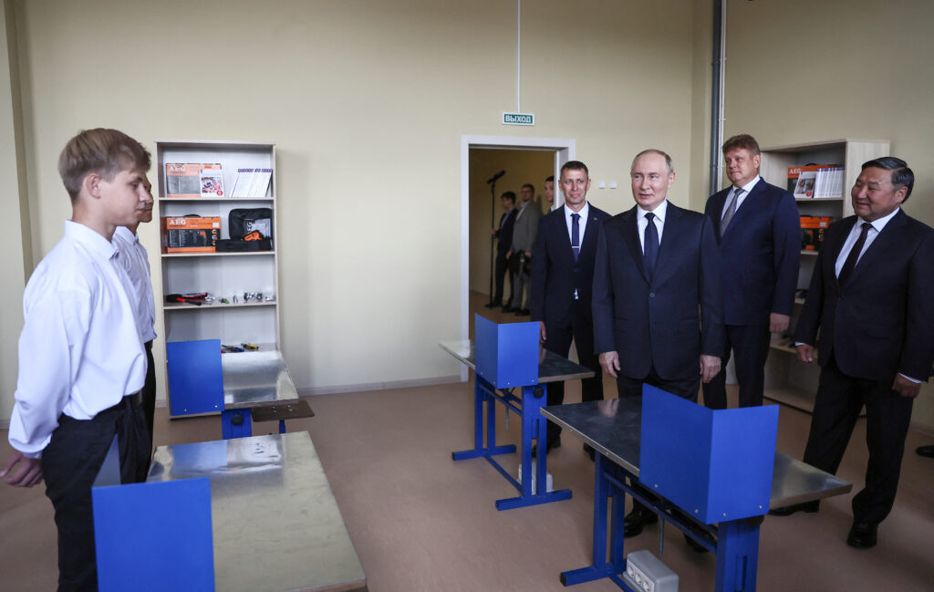 Владимир Путин в&nbsp;День знаний выступил перед школьниками в&nbsp;Туве