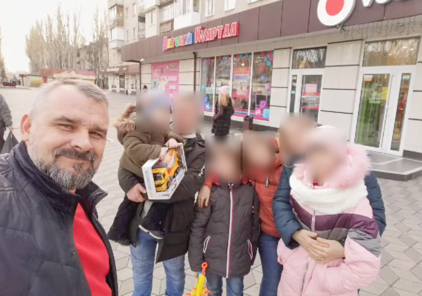 Пастор Виктор Бондаренко из&nbsp;Бердянска со&nbsp;своей семьей