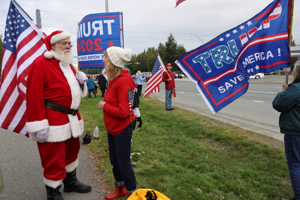Во время встречи Путина и&nbsp;Трампа на&nbsp;Аляске проходили как митинги в&nbsp;поддержку Украины, так и&nbsp;поддерживающие миротворческие усилия президента США