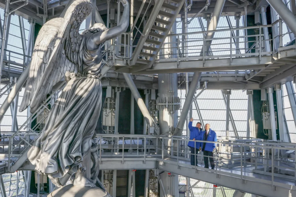 Владимир Путин с&nbsp;главой компании «Газпром» Алексеем Миллером во&nbsp;время посещения бизнес-центра «Лахта» в&nbsp;Санкт-Петербурге&nbsp;