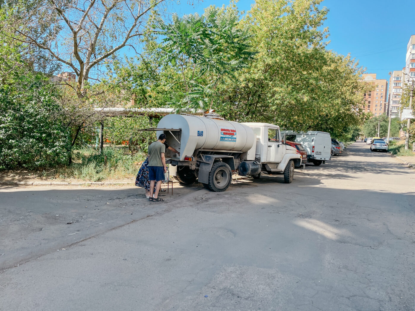 Из-за проблем с&nbsp;водоснабжением в&nbsp;Донецке воду иногда приходится покупать