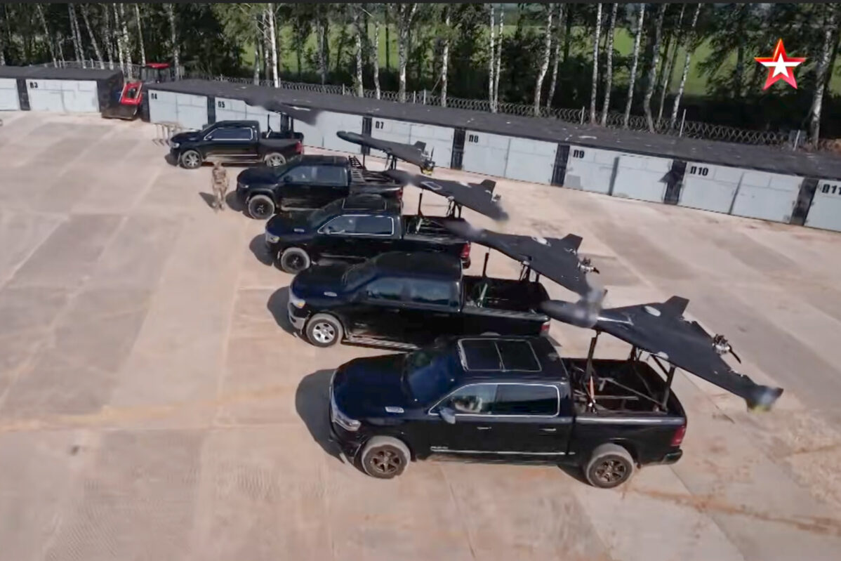 На&nbsp;территории завода по&nbsp;производству беспилотников «Алабуга» на&nbsp;испытательных машинах установлены БПЛА «Герань-2»